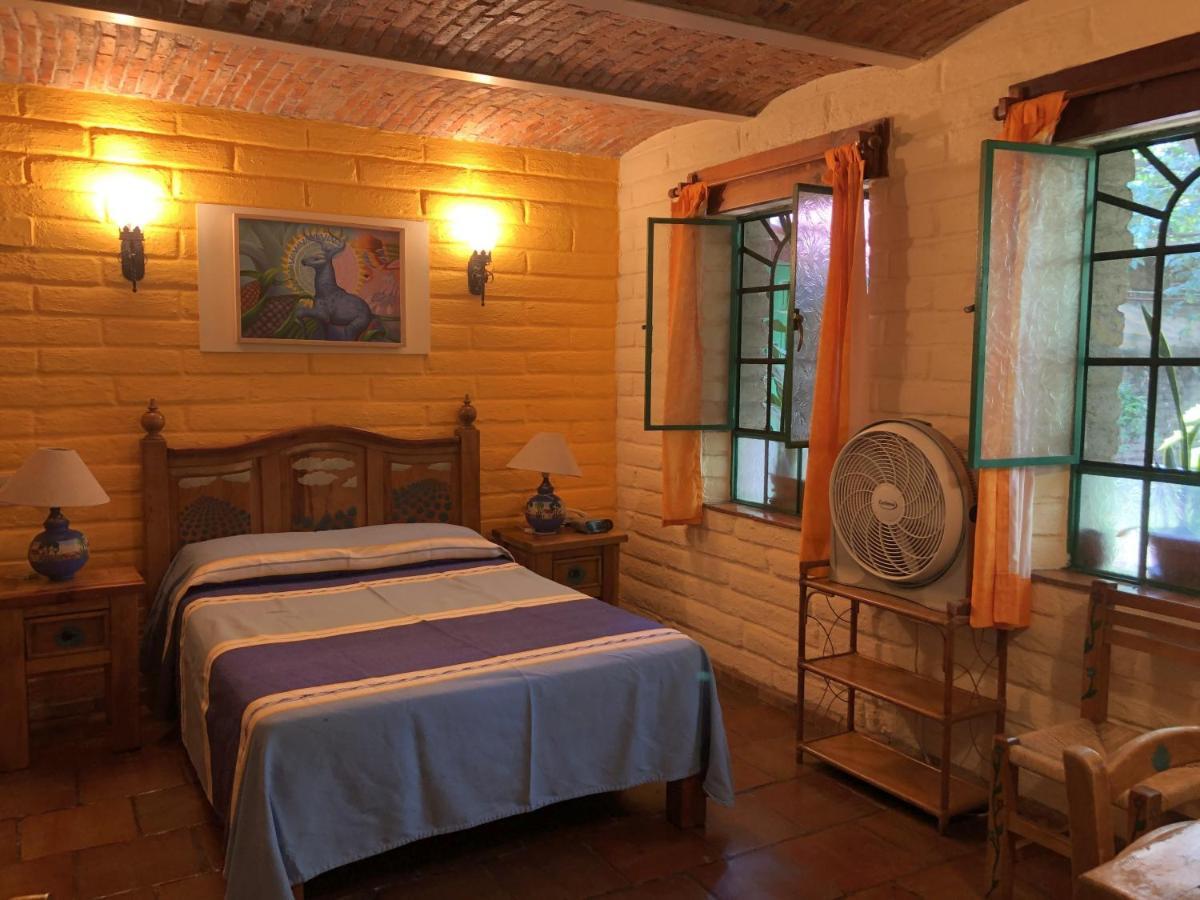 Bed and Breakfast Casa del Retoño Tlaquepaque Exterior foto
