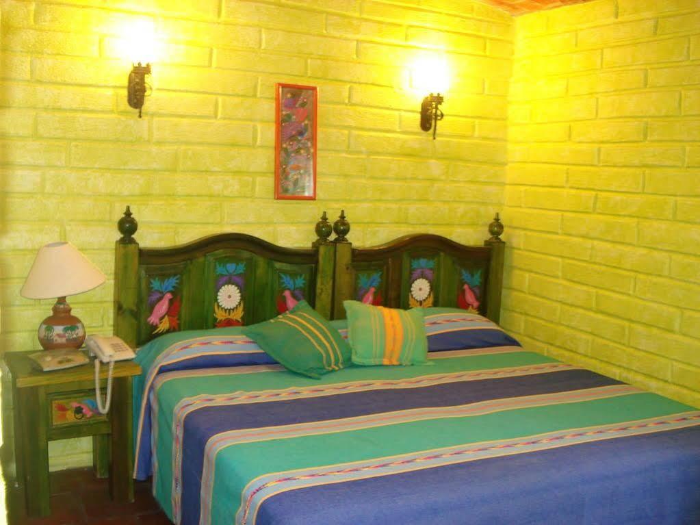 Bed and Breakfast Casa del Retoño Tlaquepaque Exterior foto