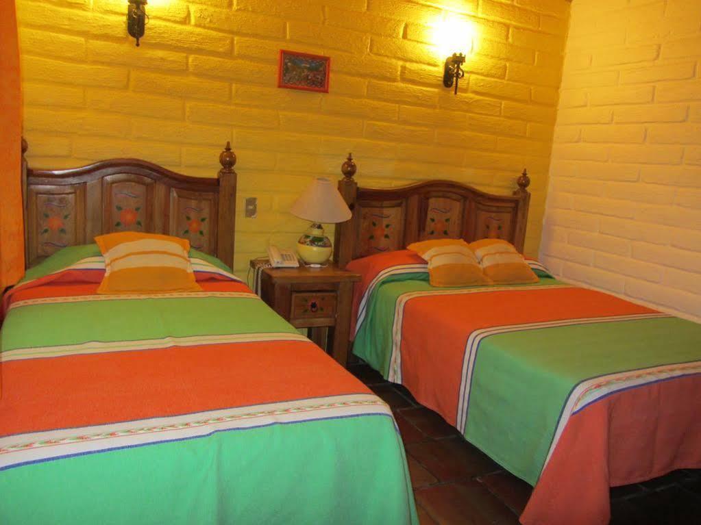 Bed and Breakfast Casa del Retoño Tlaquepaque Exterior foto